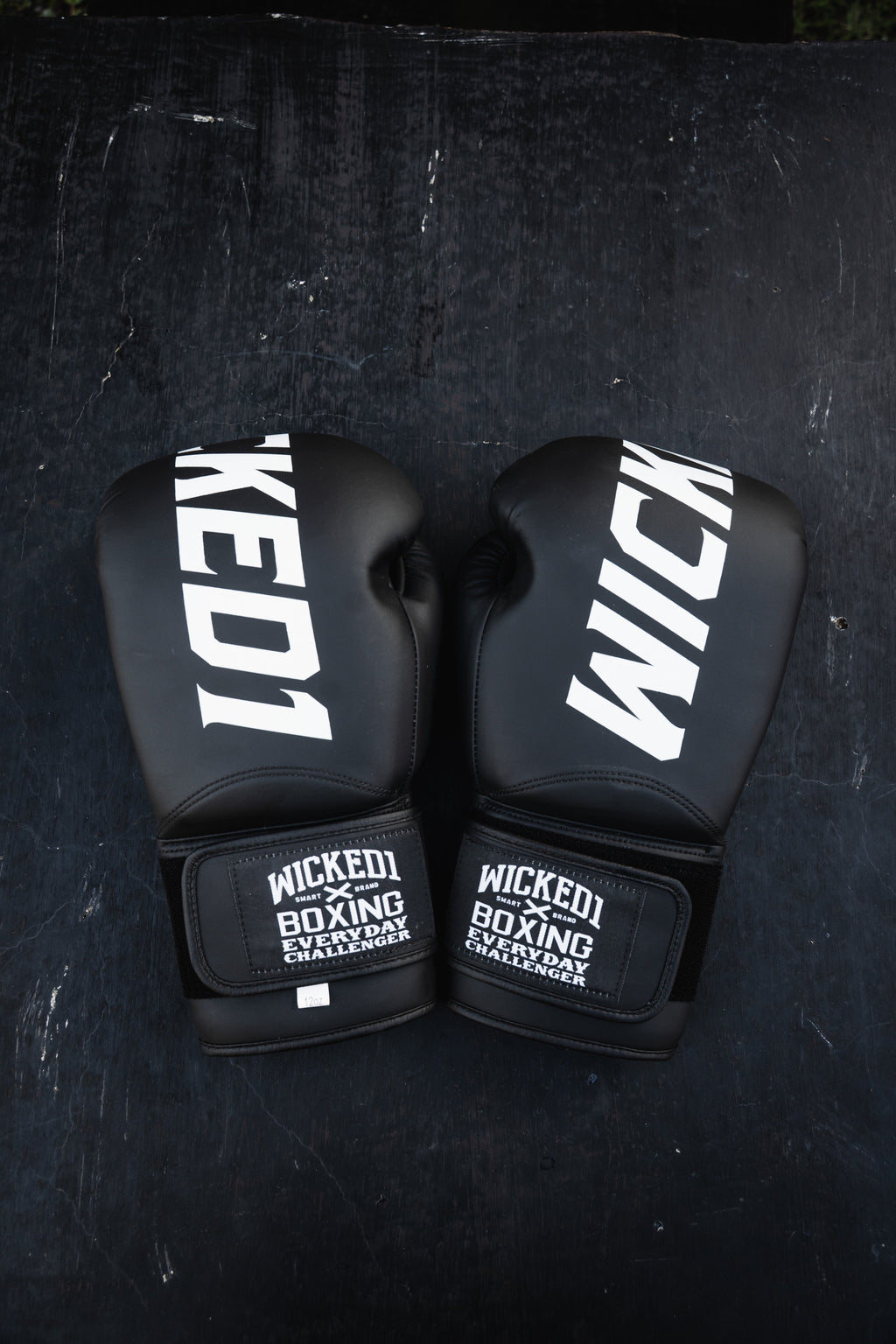 Gloves Muay Thai Black