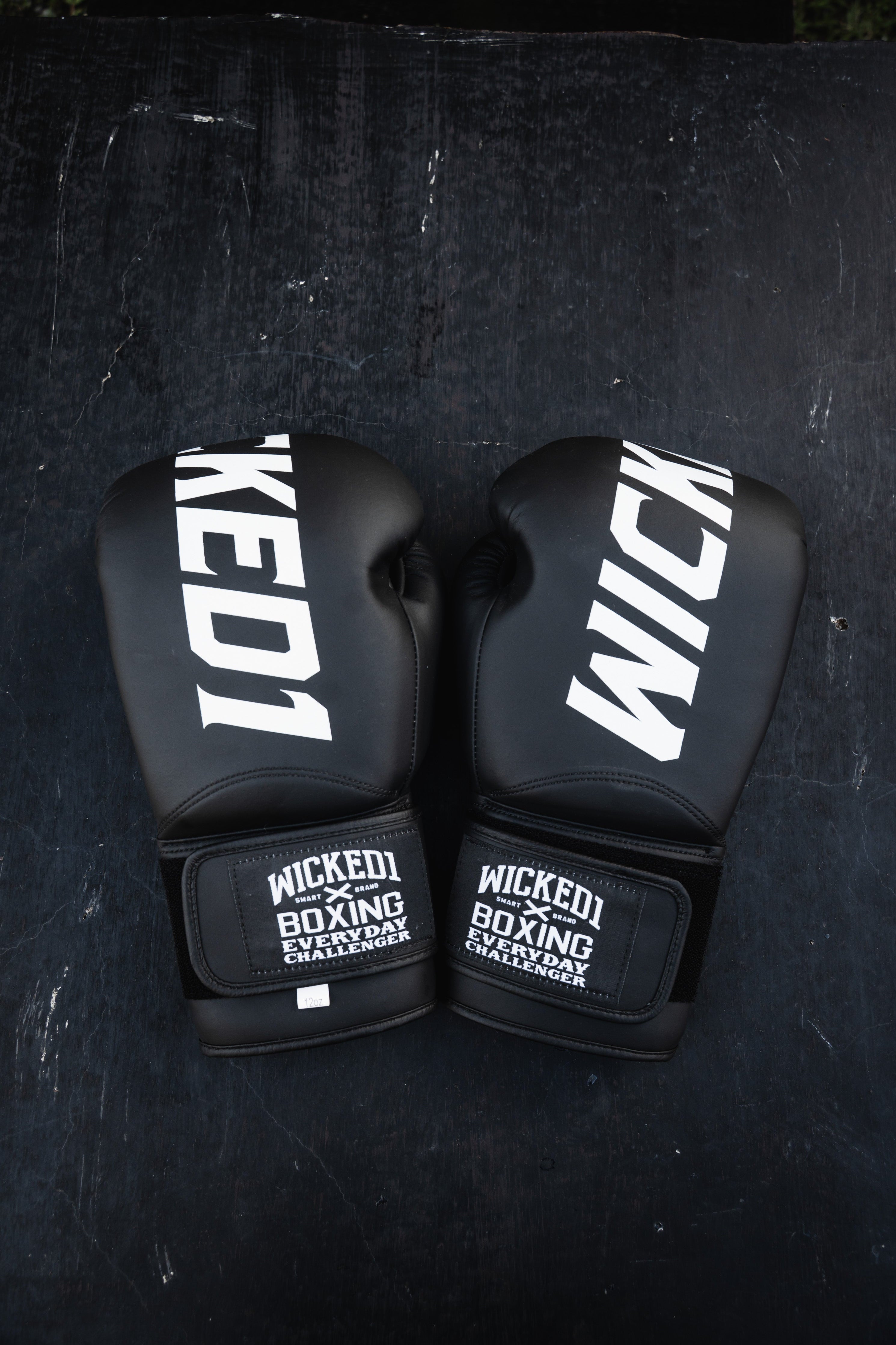 Gloves Muay Thai Black