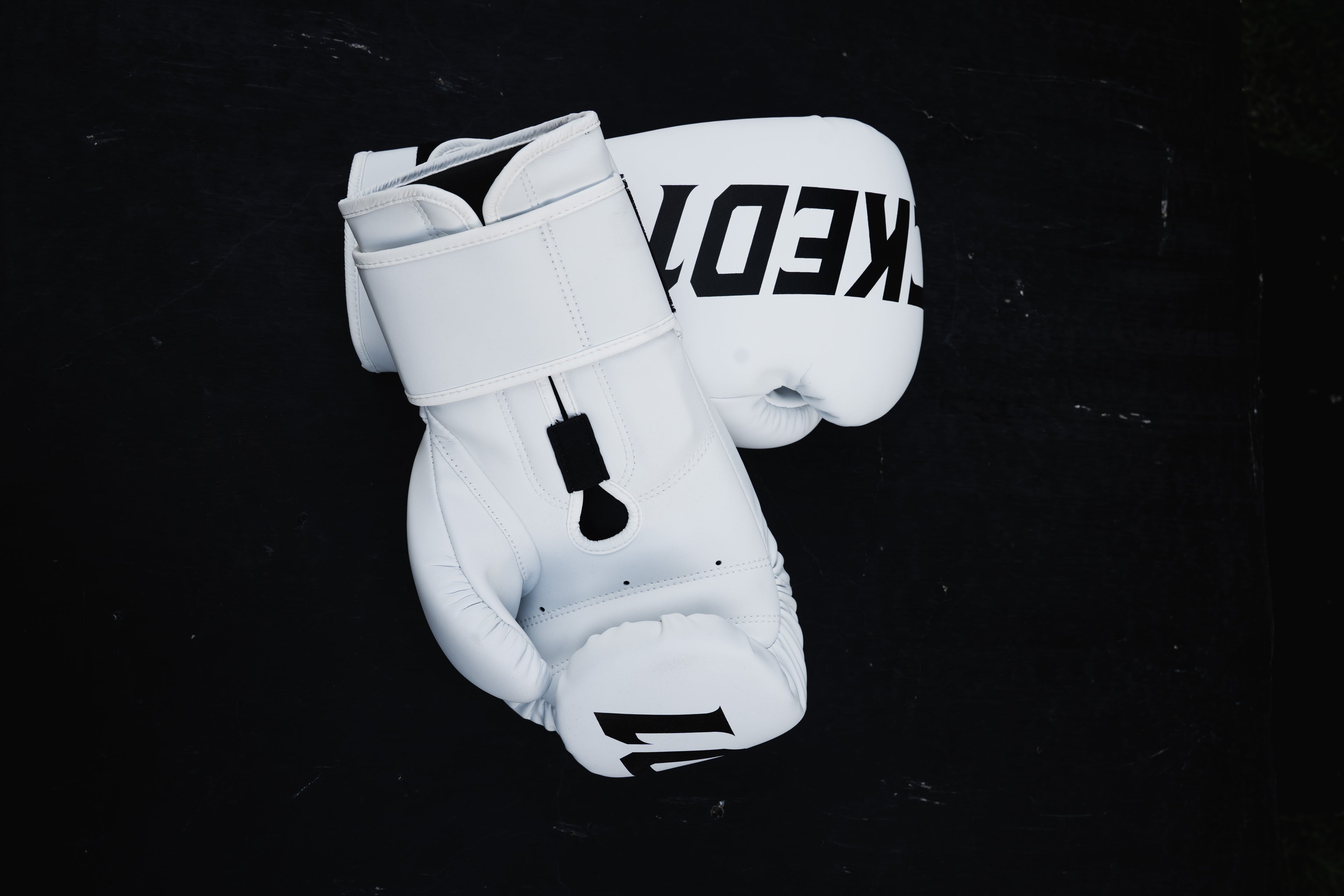 Gloves Muay Thai White