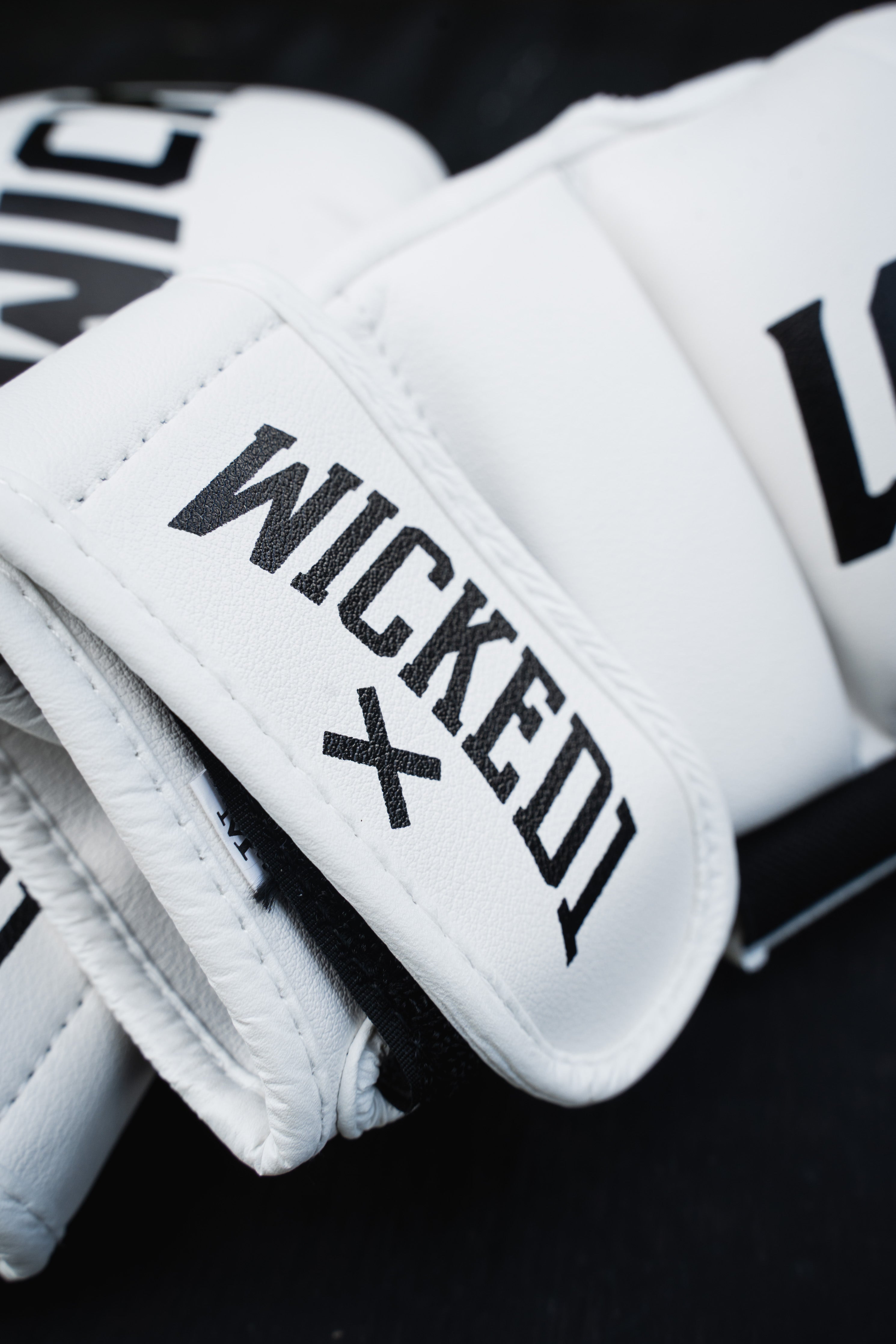 Gants De Competition MMA White Black