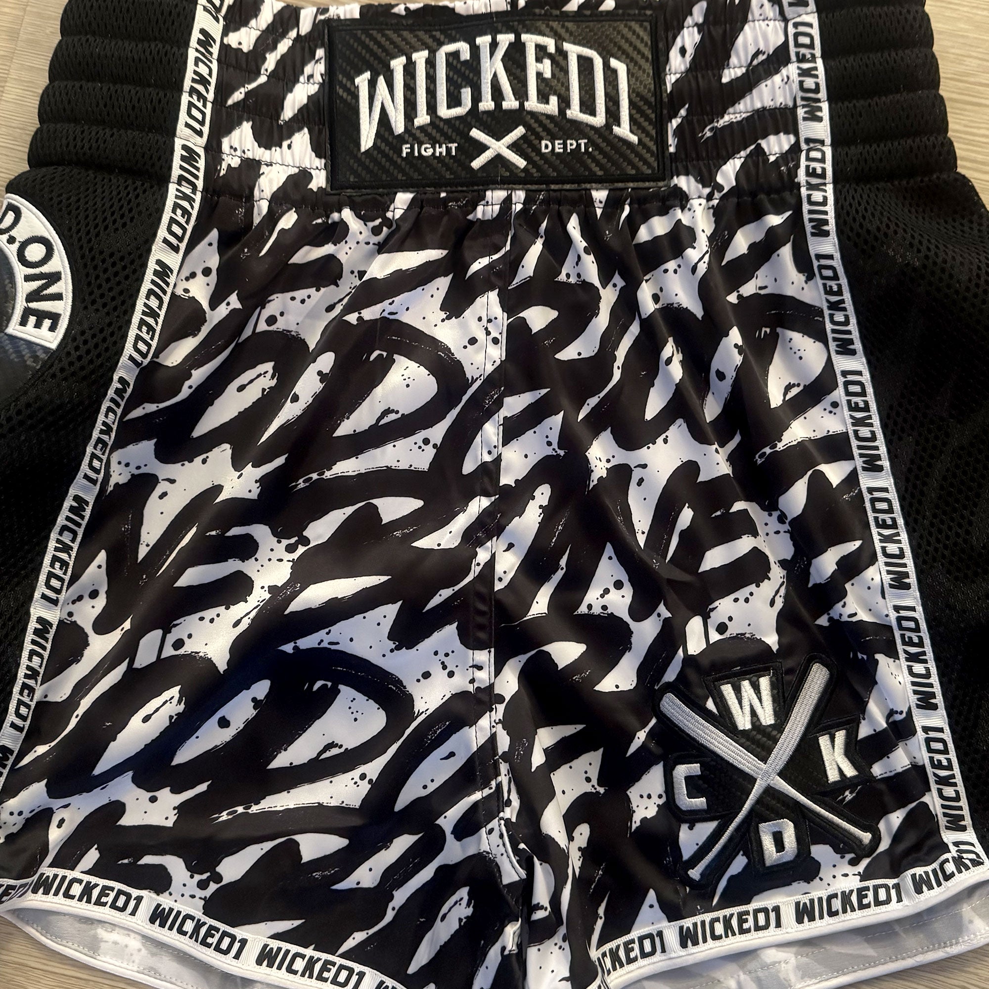 Muay Thai Short One Blood Noir Blanc