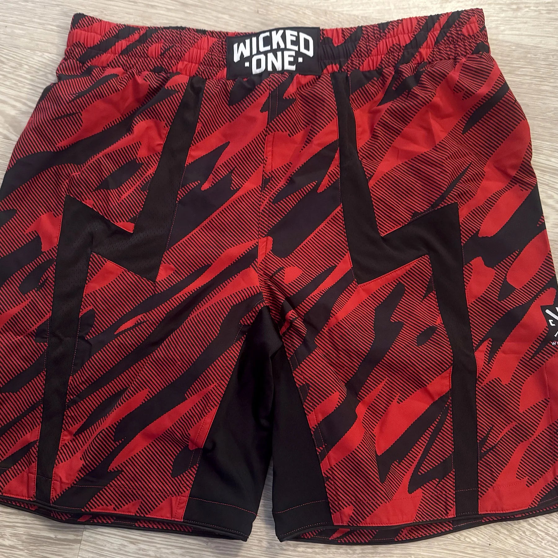 MMA Short Eager Upset Rouge